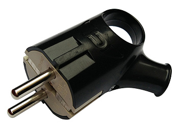 Вилка угловая с кольцом с заземлением 16А черная 4220 IN HOME в Хабаровске