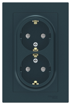 Розетка двойная AtlasDesign SE с заземлением со шторками изумруд в сборе в Хабаровске