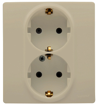 Розетка двойная ETIKA Legrand с заземлением крем в Хабаровске
