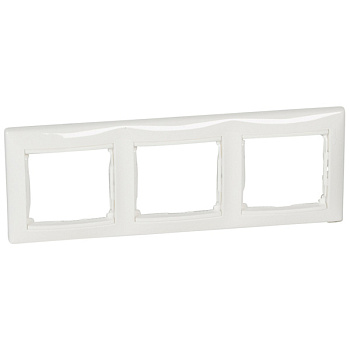 Рамка тройная VALENA Legrand белая в Хабаровске